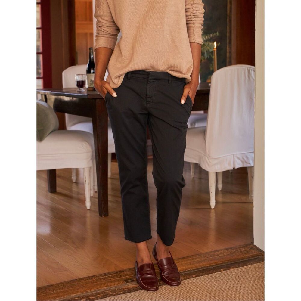 Frank & Eileen WICKLOW The Italian Chino Cropped Pant | Black in 4
